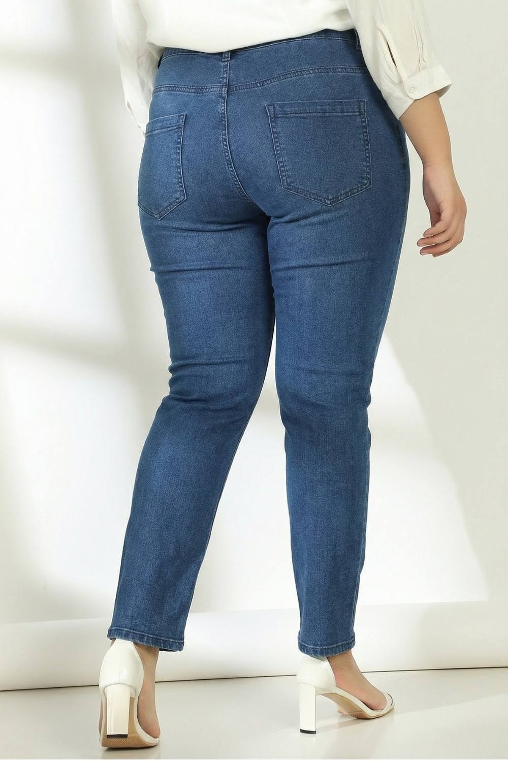 Plus Size Straight Fit Vintage Blue Jeans
