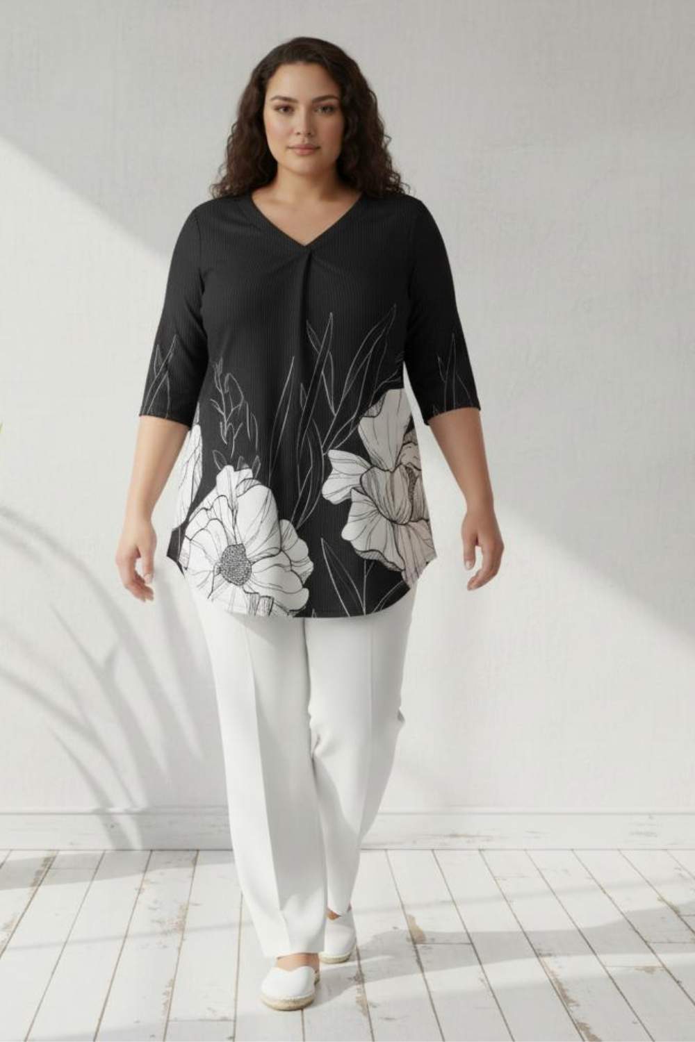 Plus Size Black White Floral Print Centre Pleat Top