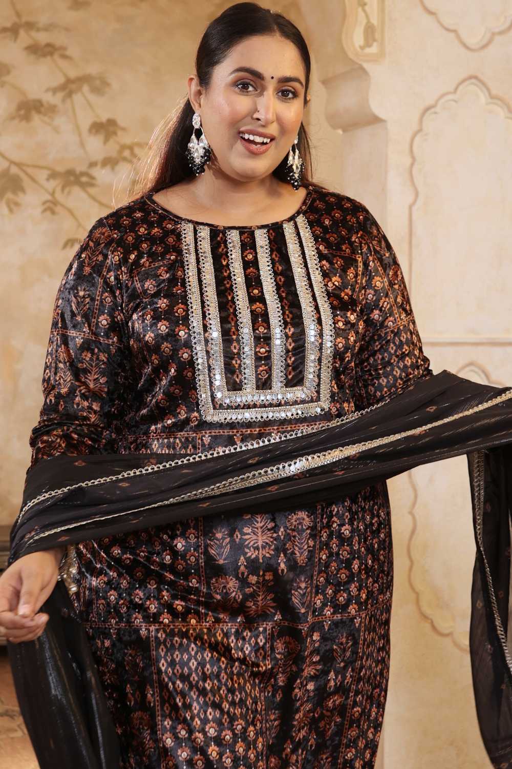 Plus Size Black Ethnic Printed Velvet Suit Set