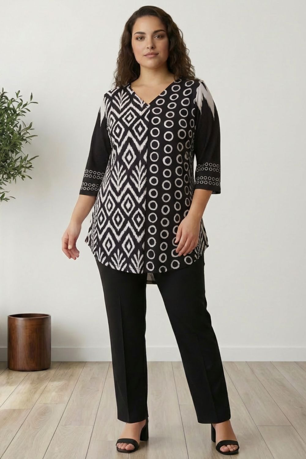 Plus Size Black White Geometric Print Top