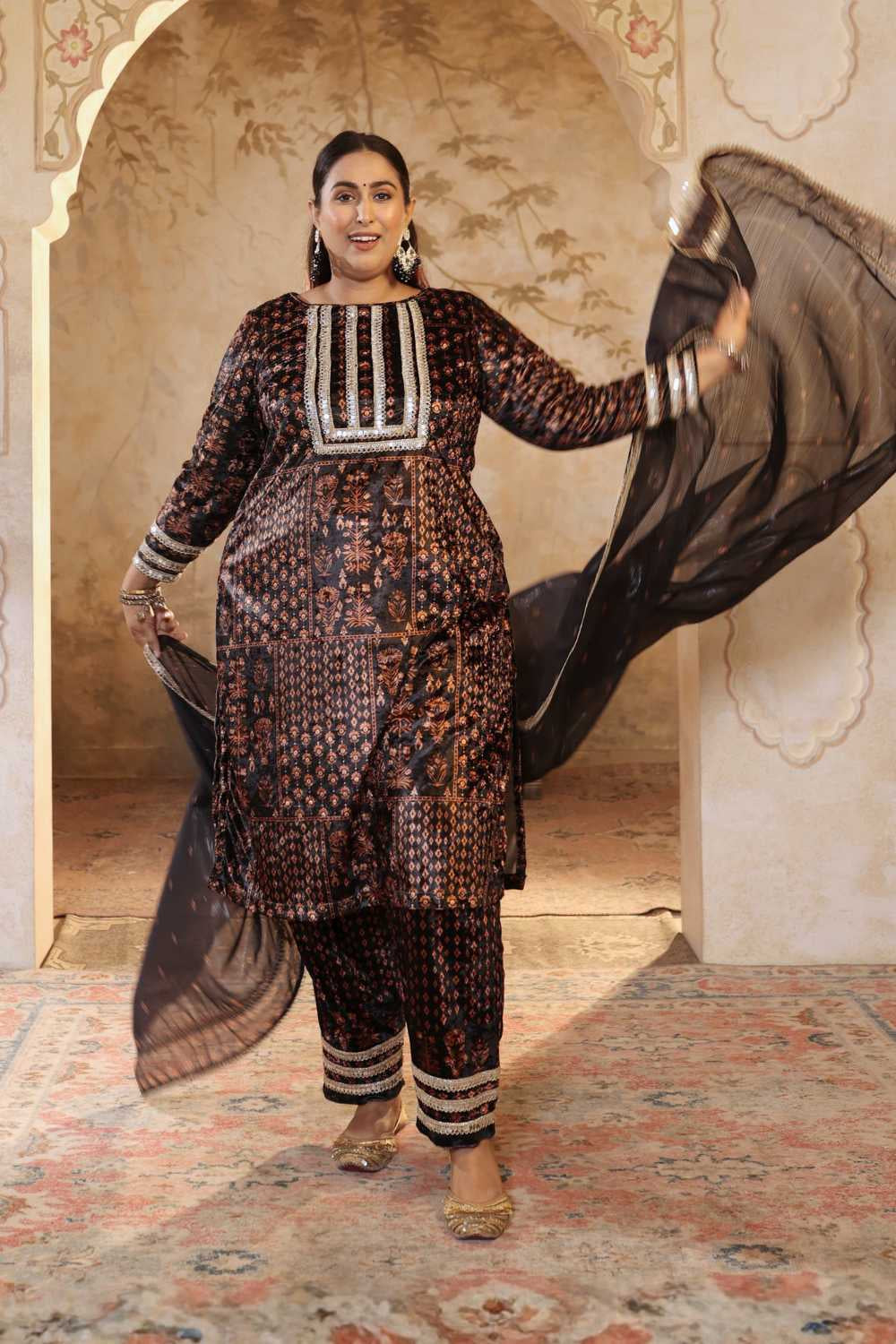 Plus Size Black Ethnic Printed Velvet Suit Set