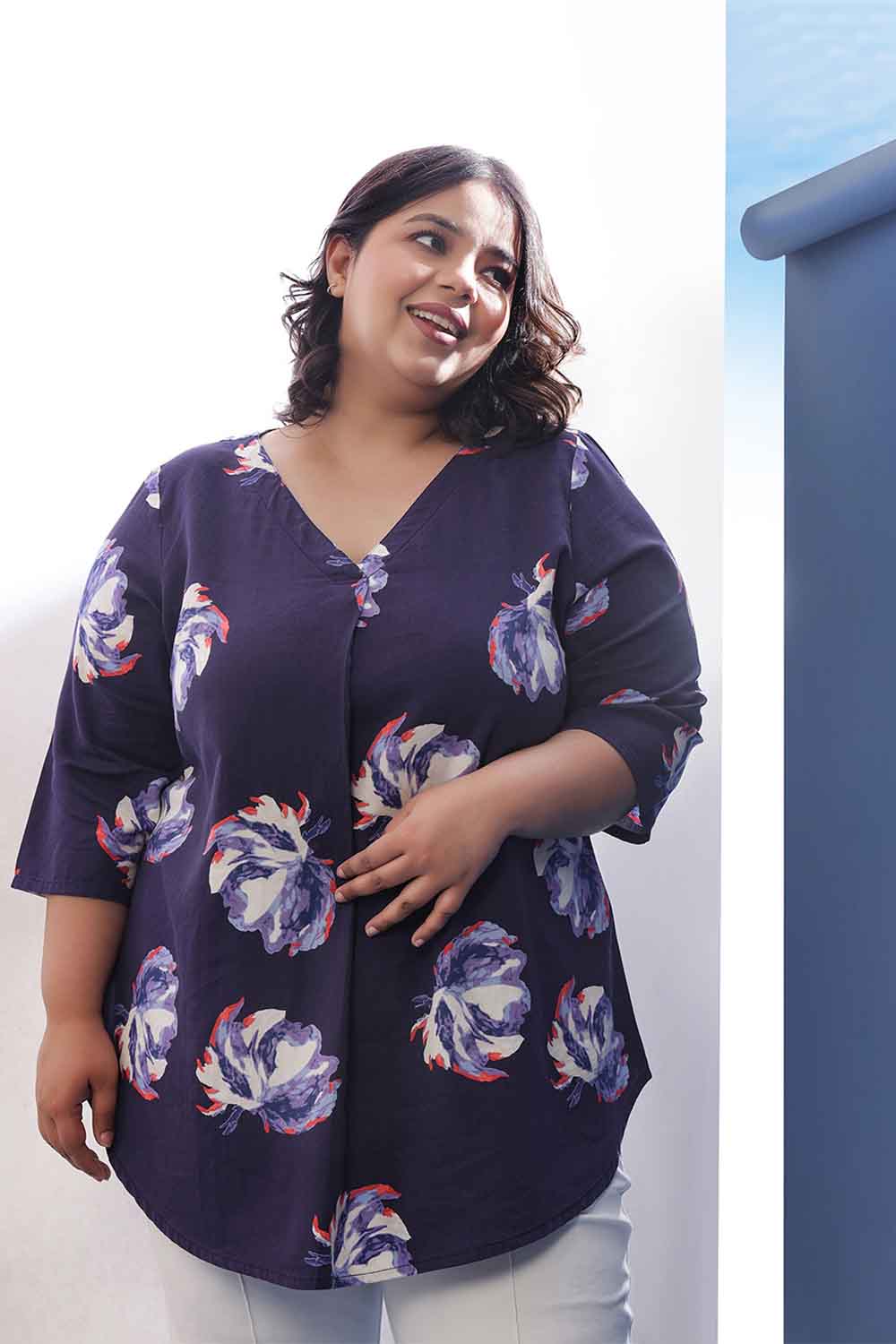 Plus Size Plus Size Dark Blue Floral Print V Neck Top