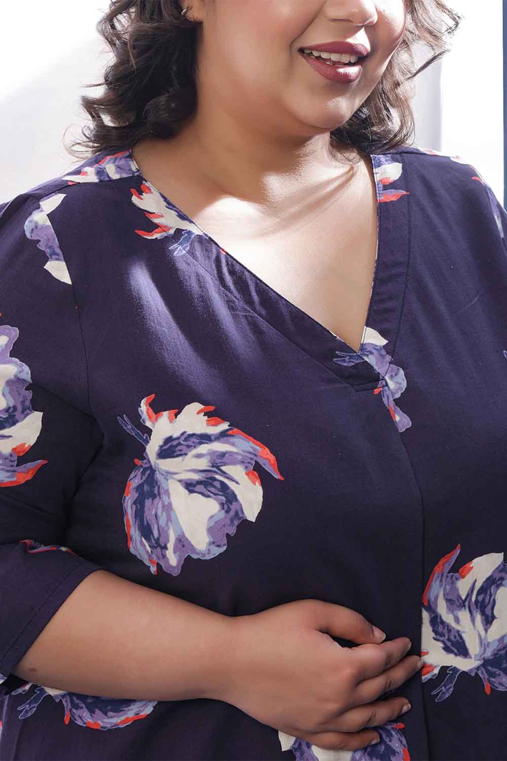 Comfortable Plus Size Dark Blue Floral Print V Neck Top
