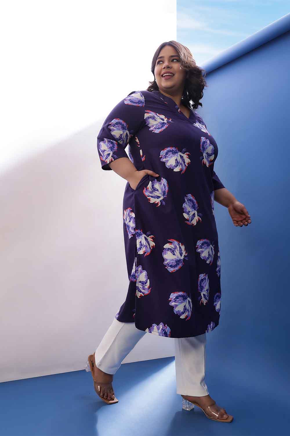 Plus Size Dark Blue Floral Print V Neck Kurta for Women