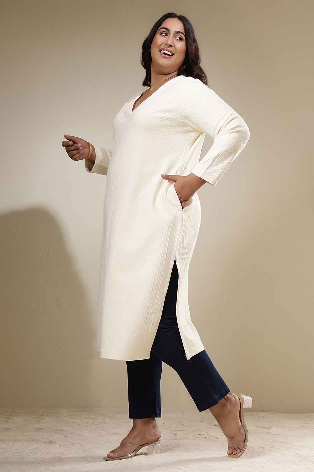 Plus Size Ivory Chunky Knit V Neck Kurta for Women