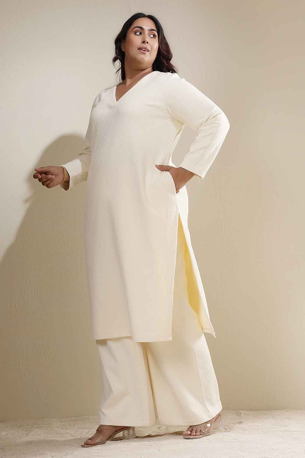 Plus Size Ivory Chunky Knit V Neck Kurta Coord Set for Women