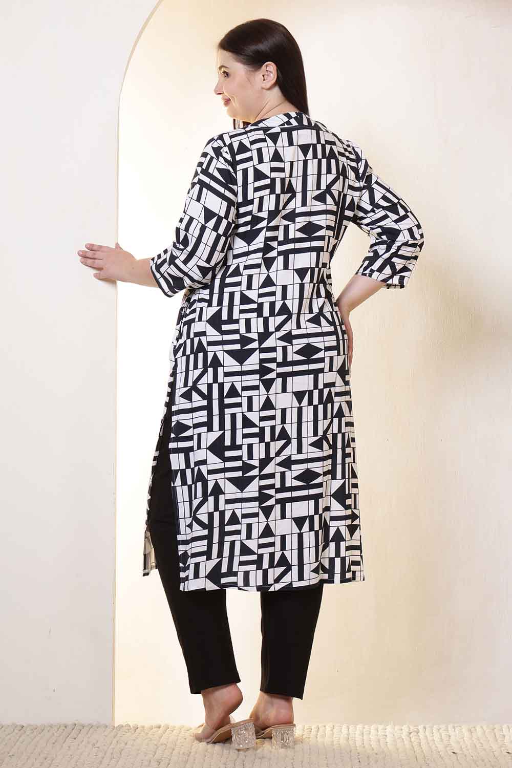 Plus Size Black & White Geometric Print V Neck Kurta