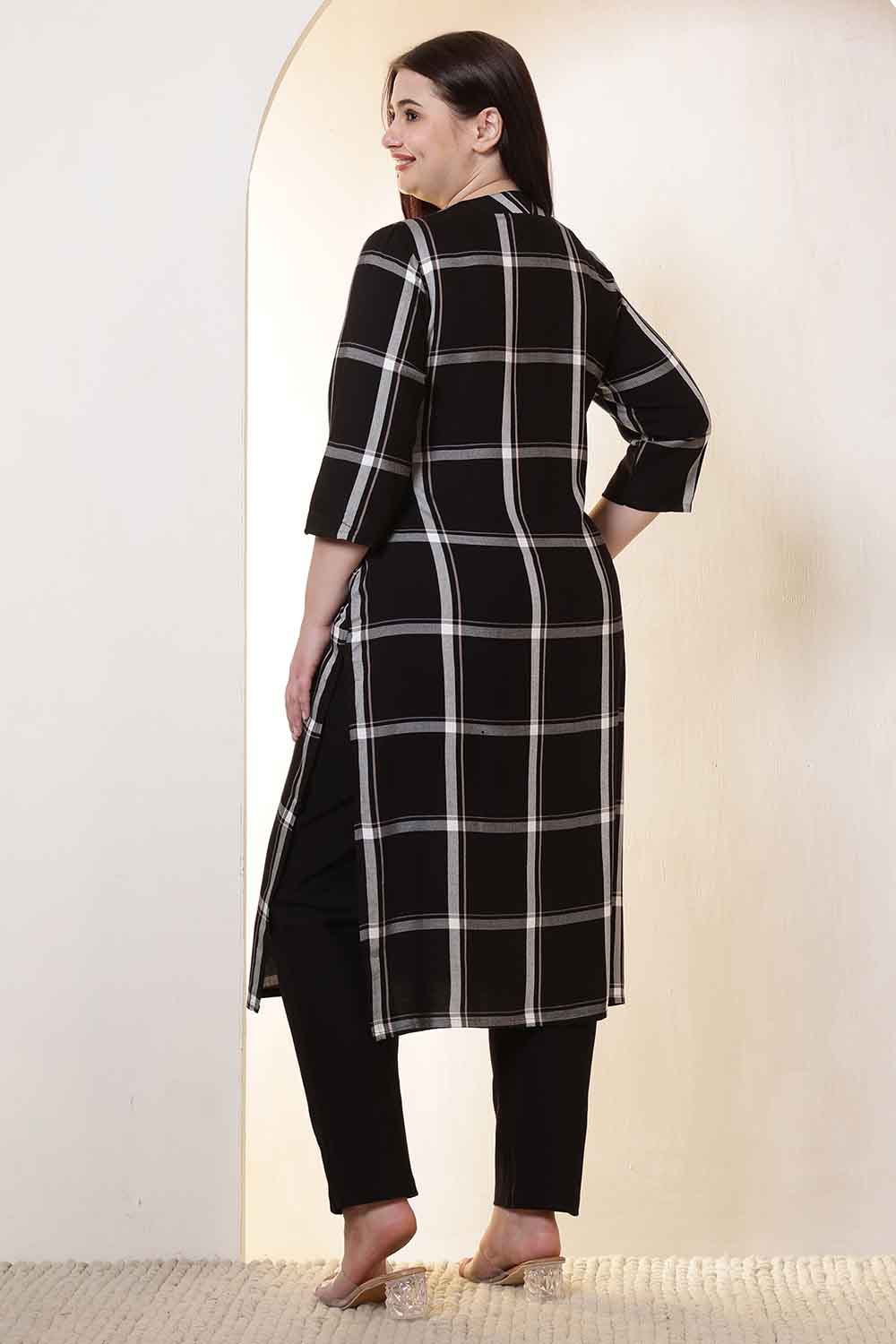 Plus Size Black & White Checkered V-Neck Rayon Twill Kurta