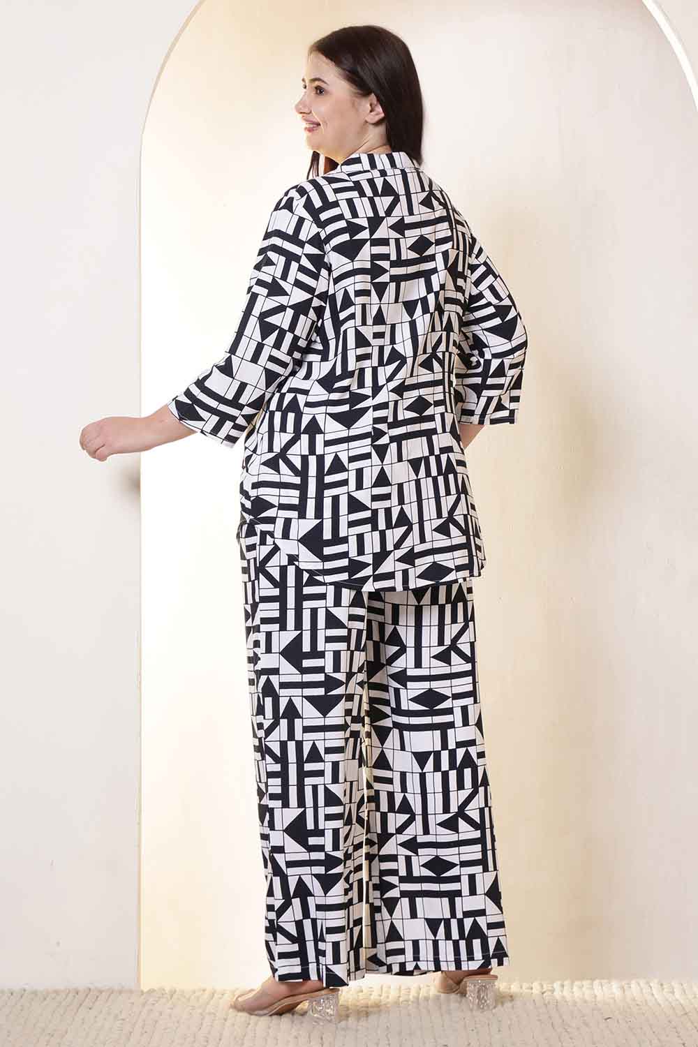 Comfortable Plus Size Black & White Geometric Print Cotton Shirt Coord Set