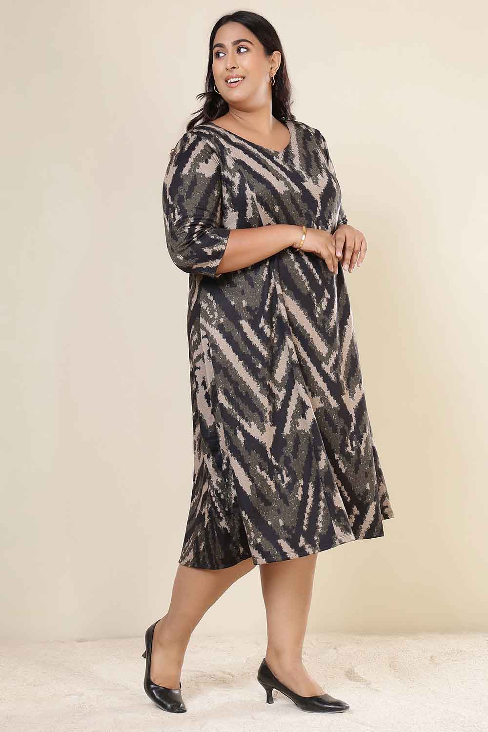 Comfortable Plus Size Black & Beige Abstract SnugWeave™ Dress