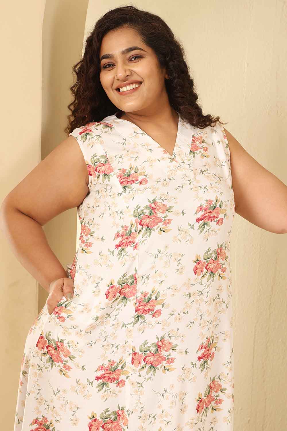 Plus Size Plus Size White Floral Print Sleeveless Cotton Midi Dress