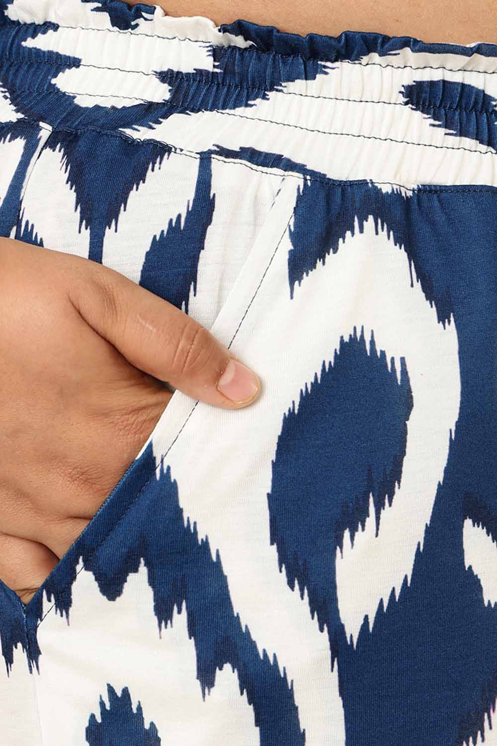 Comfortable Plus Size Blue White Printed Coord Set