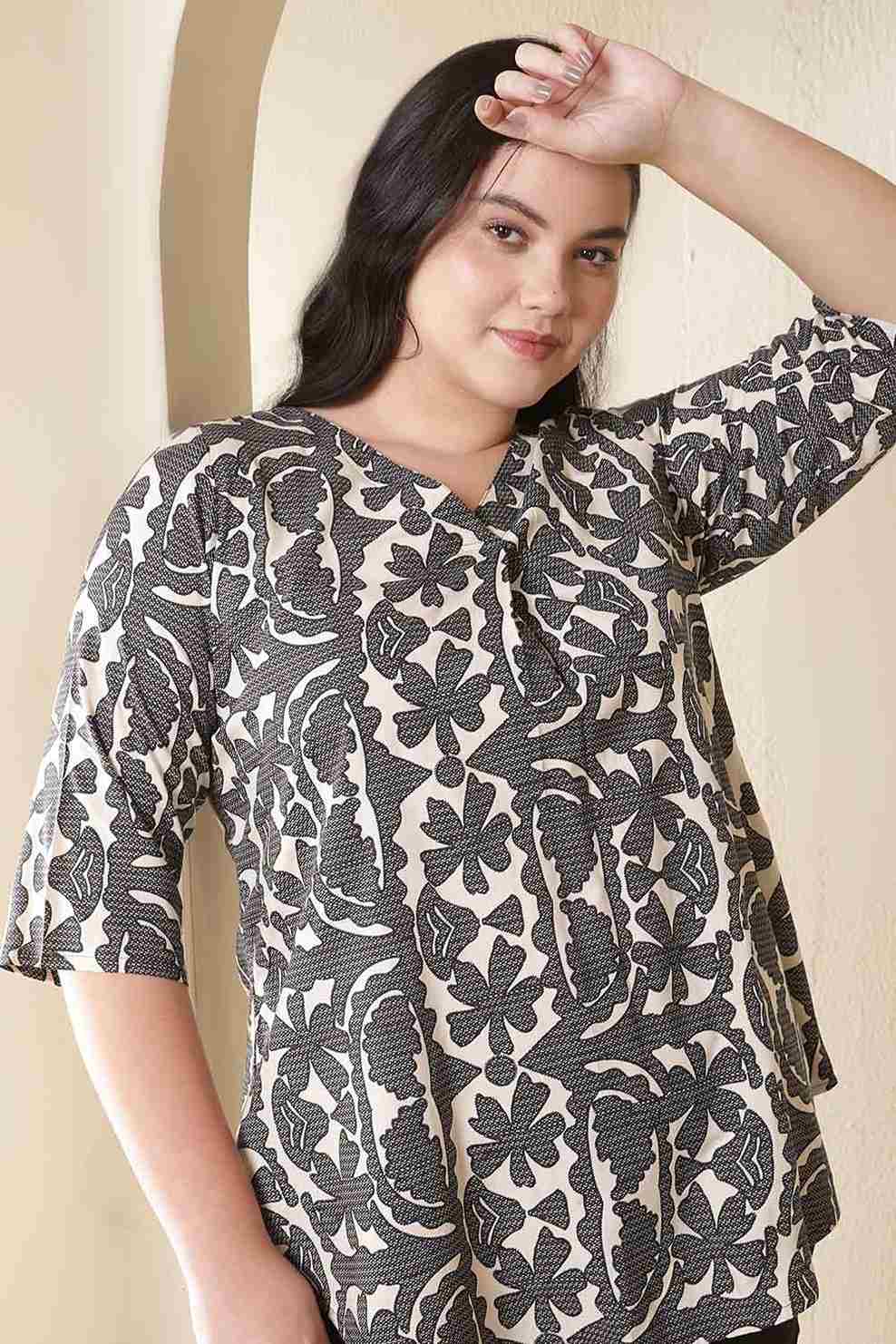 Plus Size Black & Beige Abstract Print V Neck Cotton Top
