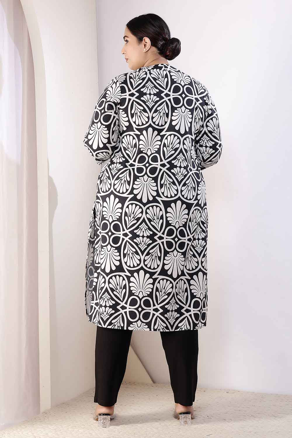 Plus Size Black & White Floral Print V Neck Cotton Kurta