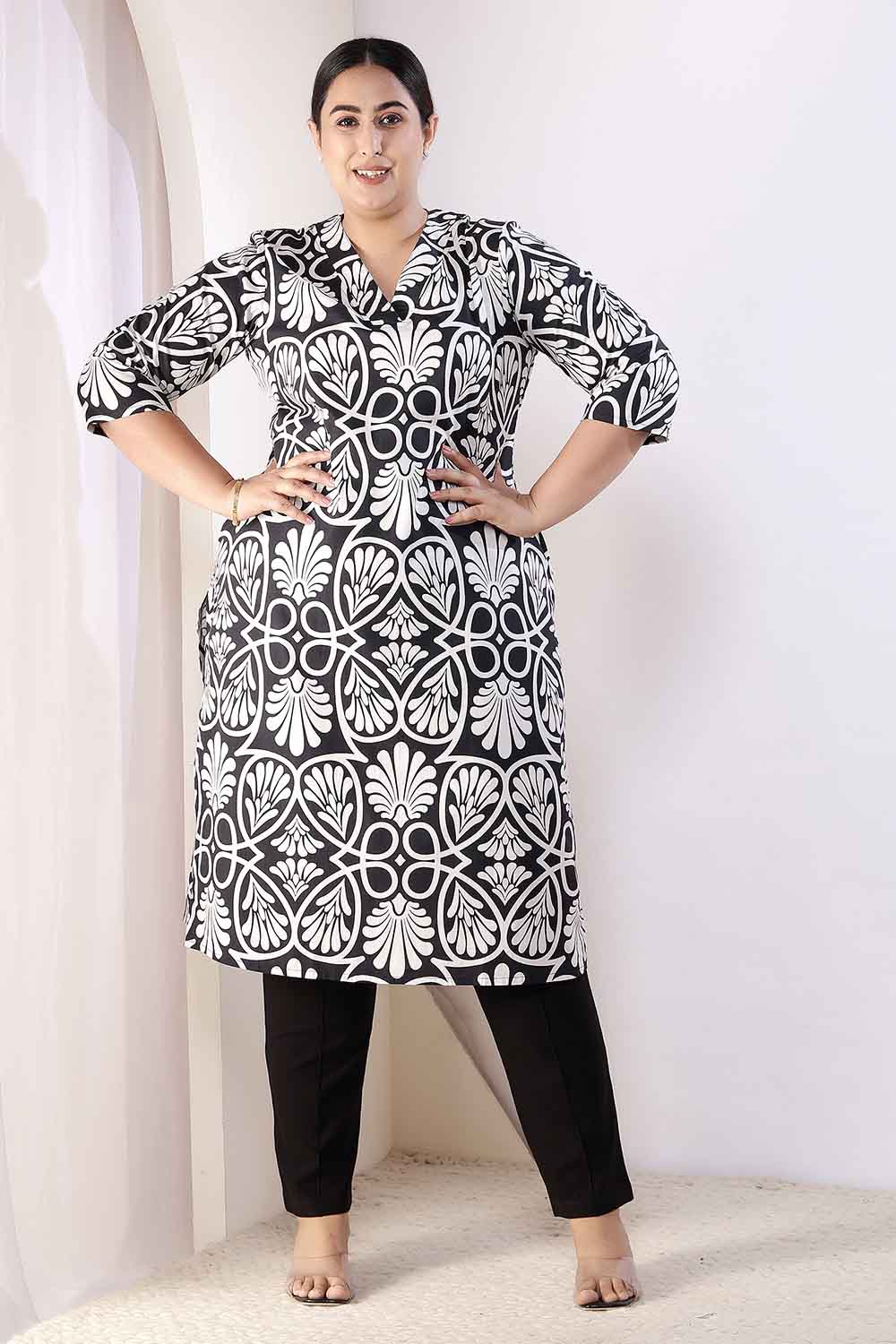 Plus Size Black & White Floral Print V Neck Cotton Kurta