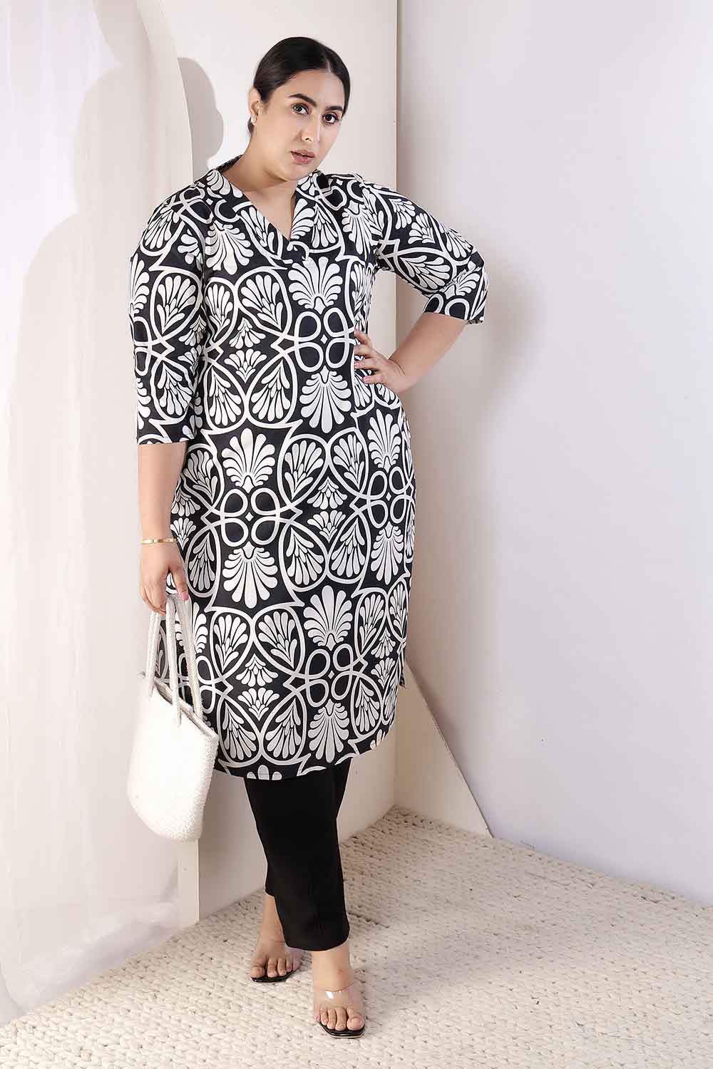 Plus Size Plus Size Black & White Floral Print V Neck Cotton Kurta