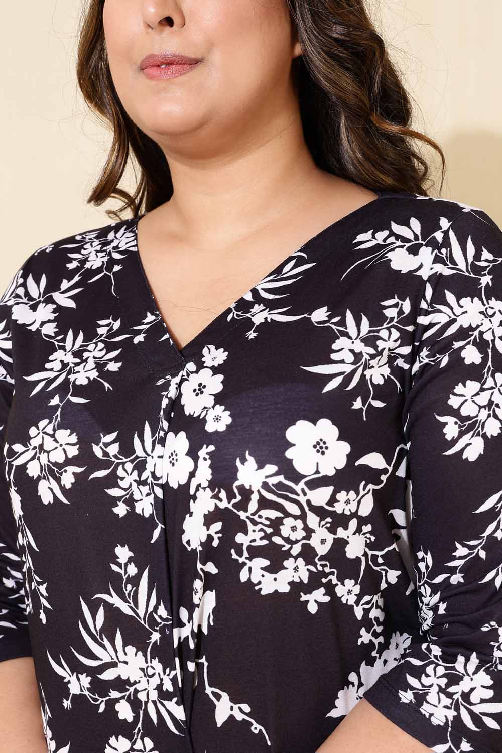 Comfortable Plus Size Black White Floral Top