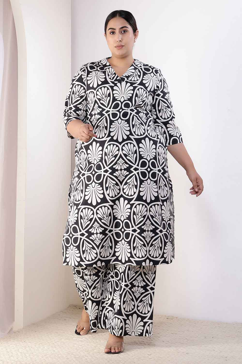 Plus Size Black & White Floral Print Cotton Kurta Coord Set
