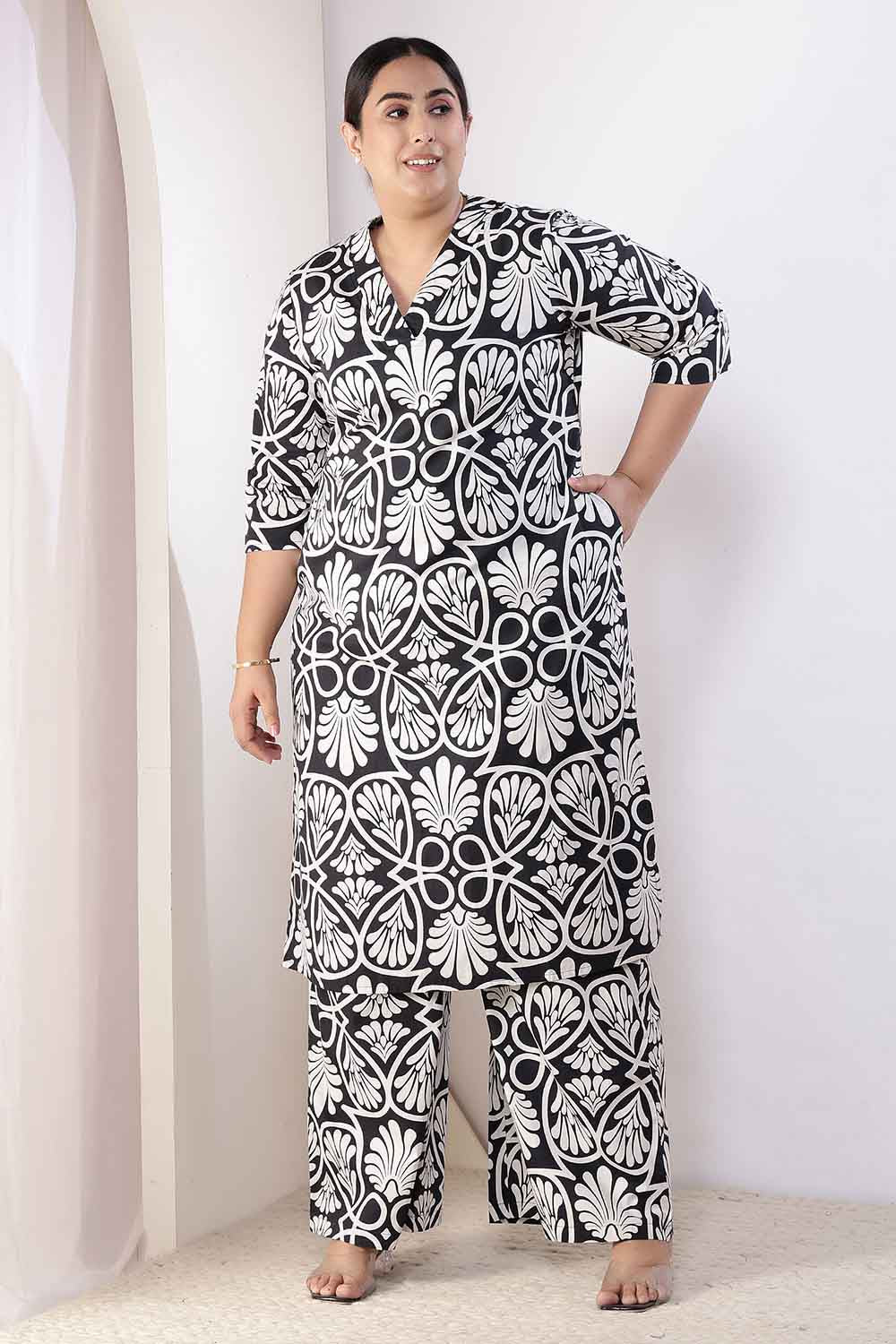 Plus Size Plus Size Black & White Floral Print Cotton Kurta Coord Set