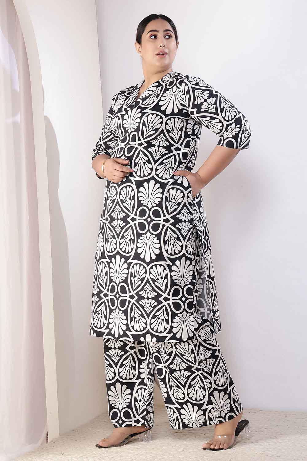 Plus Size Black & White Floral Print Cotton Kurta Coord Set for Women