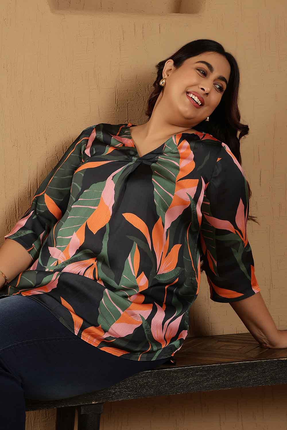 Plus Size Black Tropical Leaf Print V-Neck Satin Top
