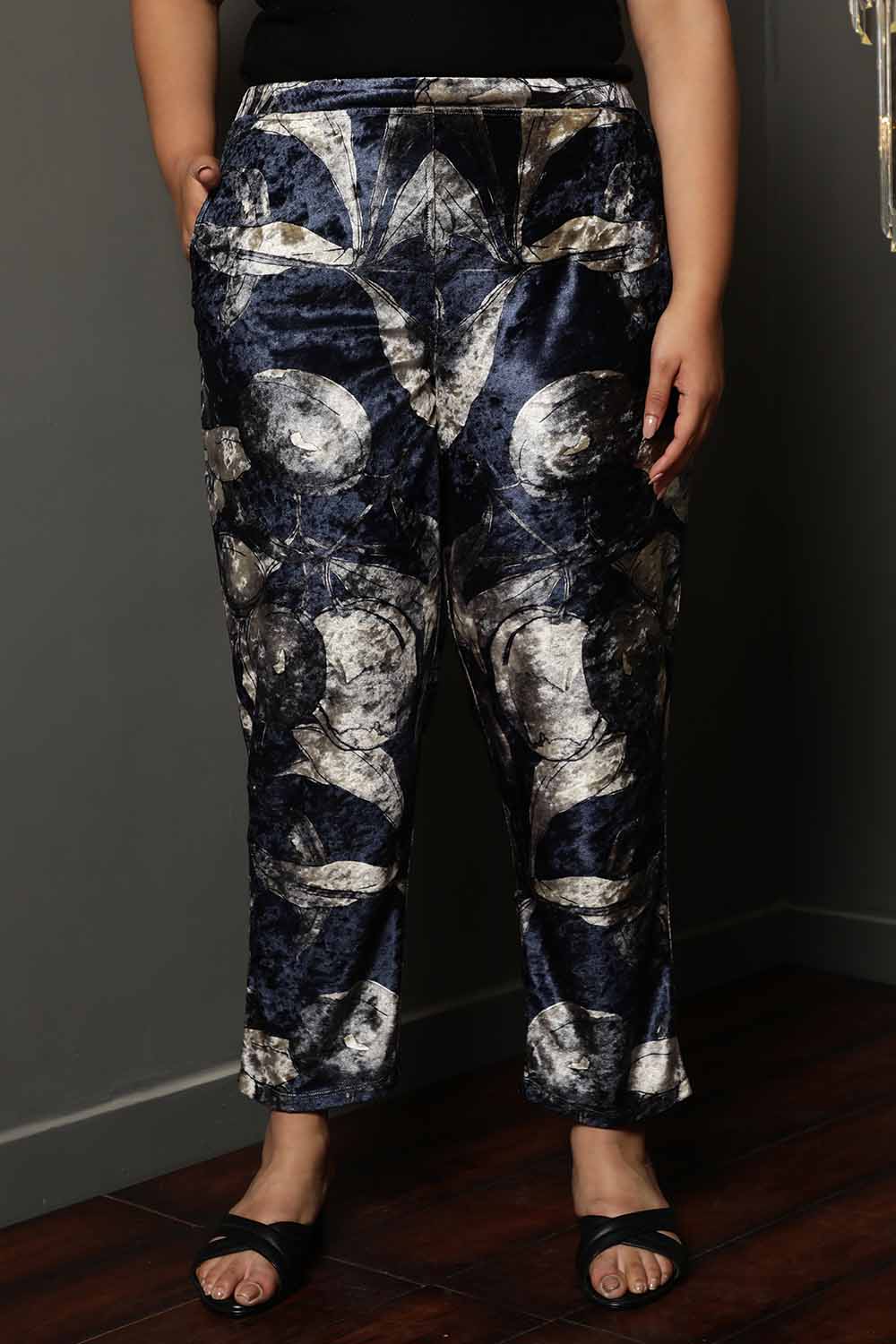 Plus Size Black Floral Velvet Pant