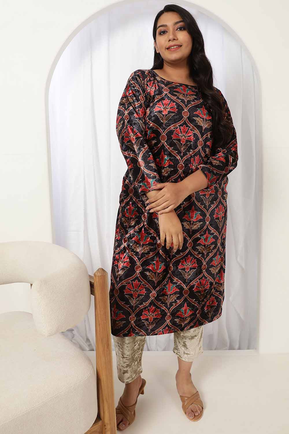 Ethnic Motif Velvet Kurta for Women