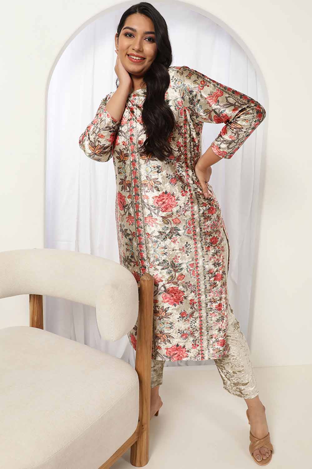 Ethnic Floral Round Neck Velvet Kurta for Women