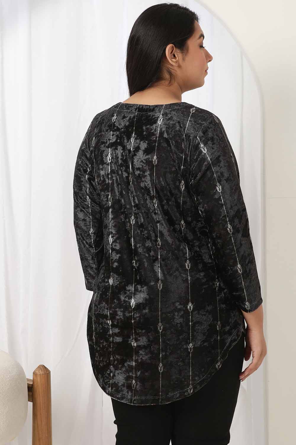 Comfortable Plus Size Black Printed Velvet V Neck Top