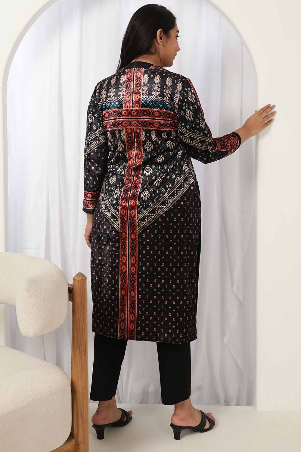 Comfortable Black Luxe V Neck Velvet Kurta