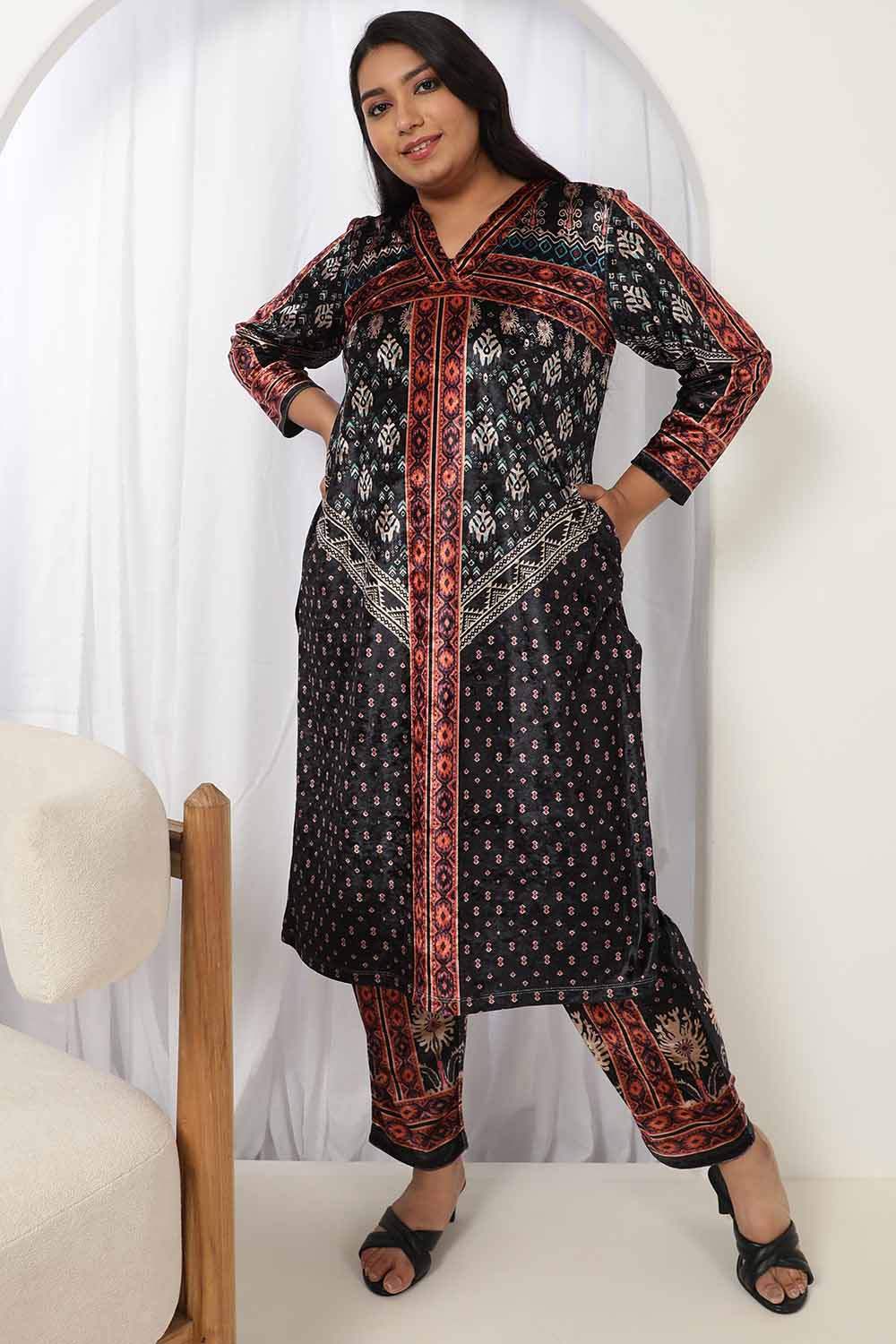 Uns Pure Silk Kurta and Velvet Jacket (Curve-friendly)