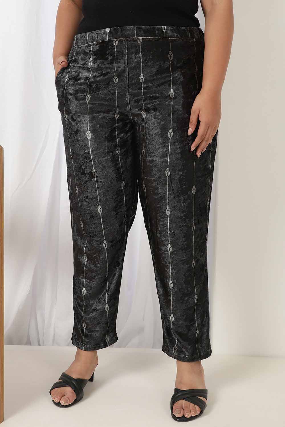 Plus Size Plus Size Black Printed Velvet Pant