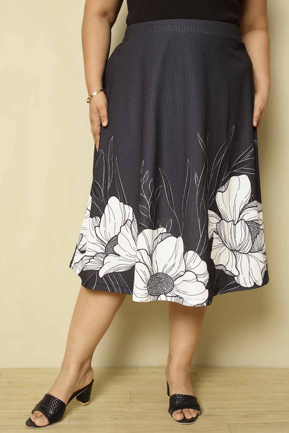 Buy Plus Size Black White Floral Midi Skirt