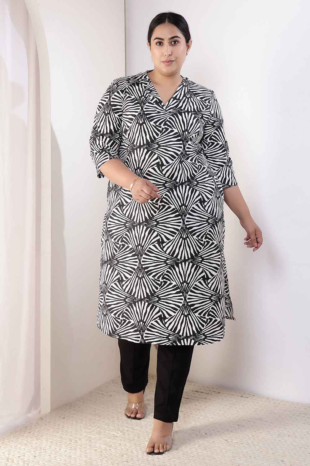 Plus Size Black & White Abstract Print V Neck Cotton Kurta for Women