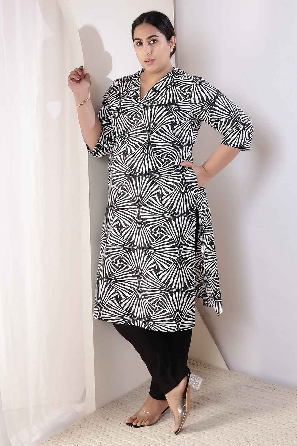 Plus Size Black & White Abstract Print V Neck Cotton Kurta