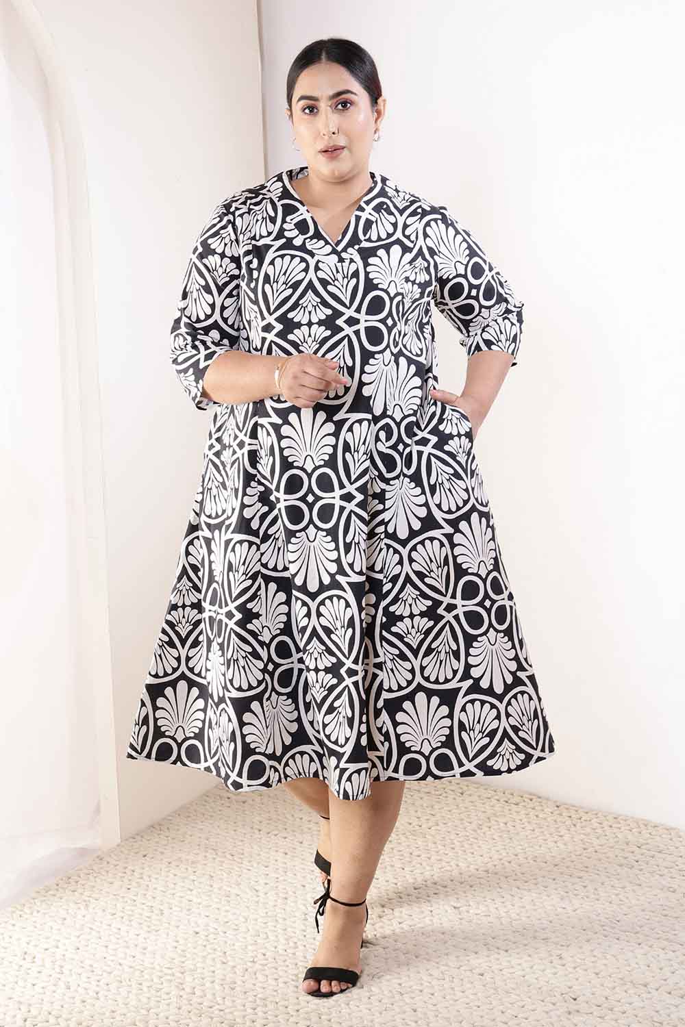 Plus Size Black & White Floral Print Cotton Midi Dress