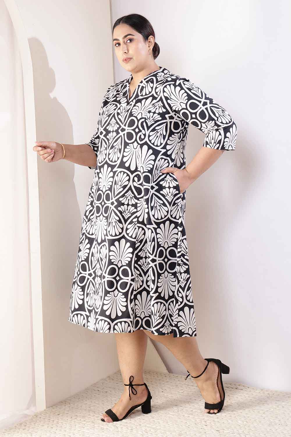 Plus Size Black & White Floral Print Cotton Midi Dress