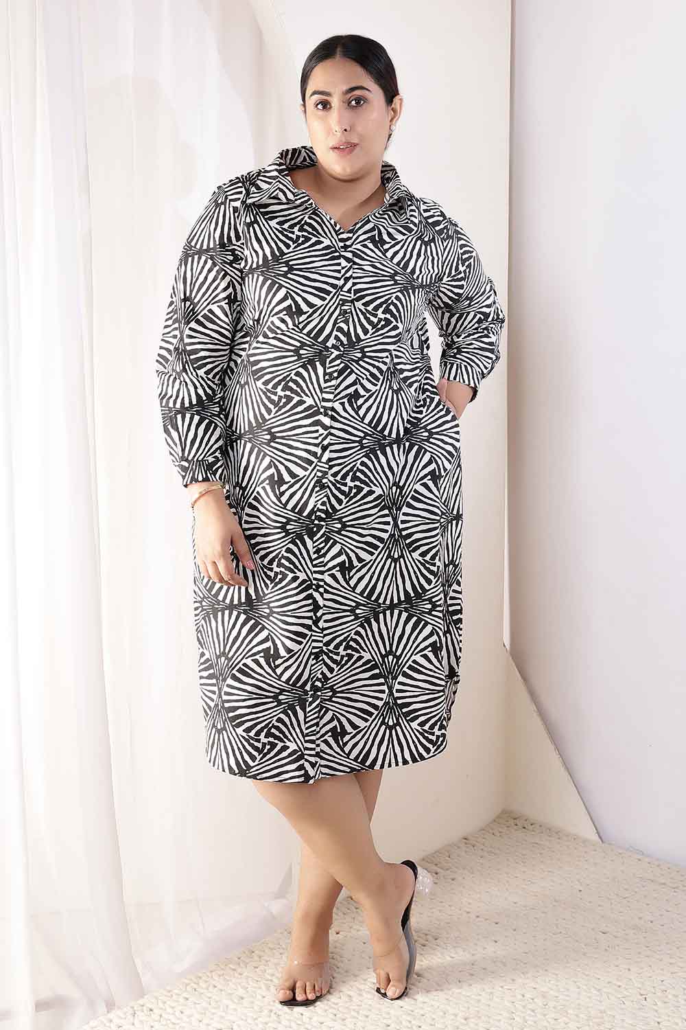 Plus Size Black & White Abstract Print Shirt Dress for Women