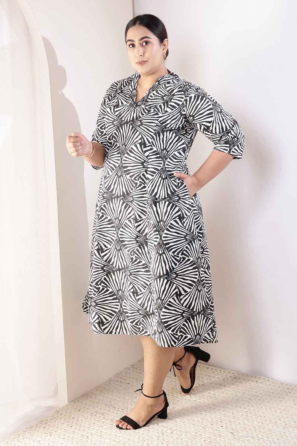Plus Size Plus Size Black & White Abstract Print Midi Dress