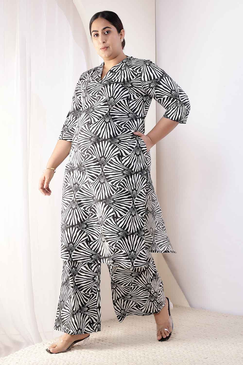 Plus Size Black & White Abstract Print Kurta Coord Set