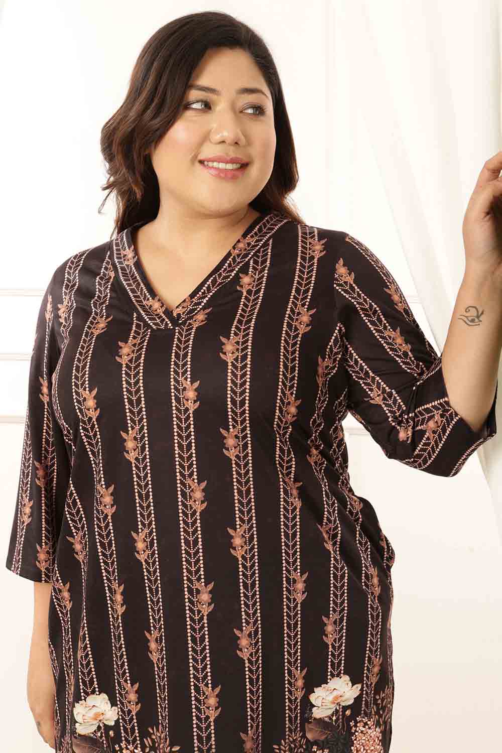 Buy Plus Size Black Floral V Neck Kurta