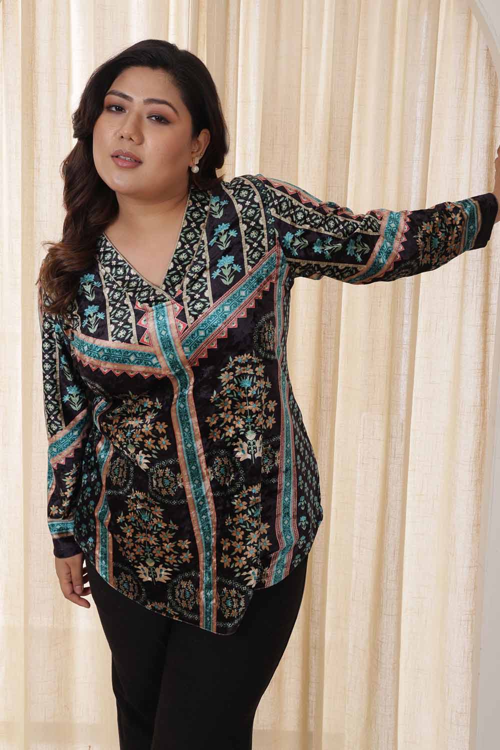 CURVY Elizabeth Top in Blue main image 1