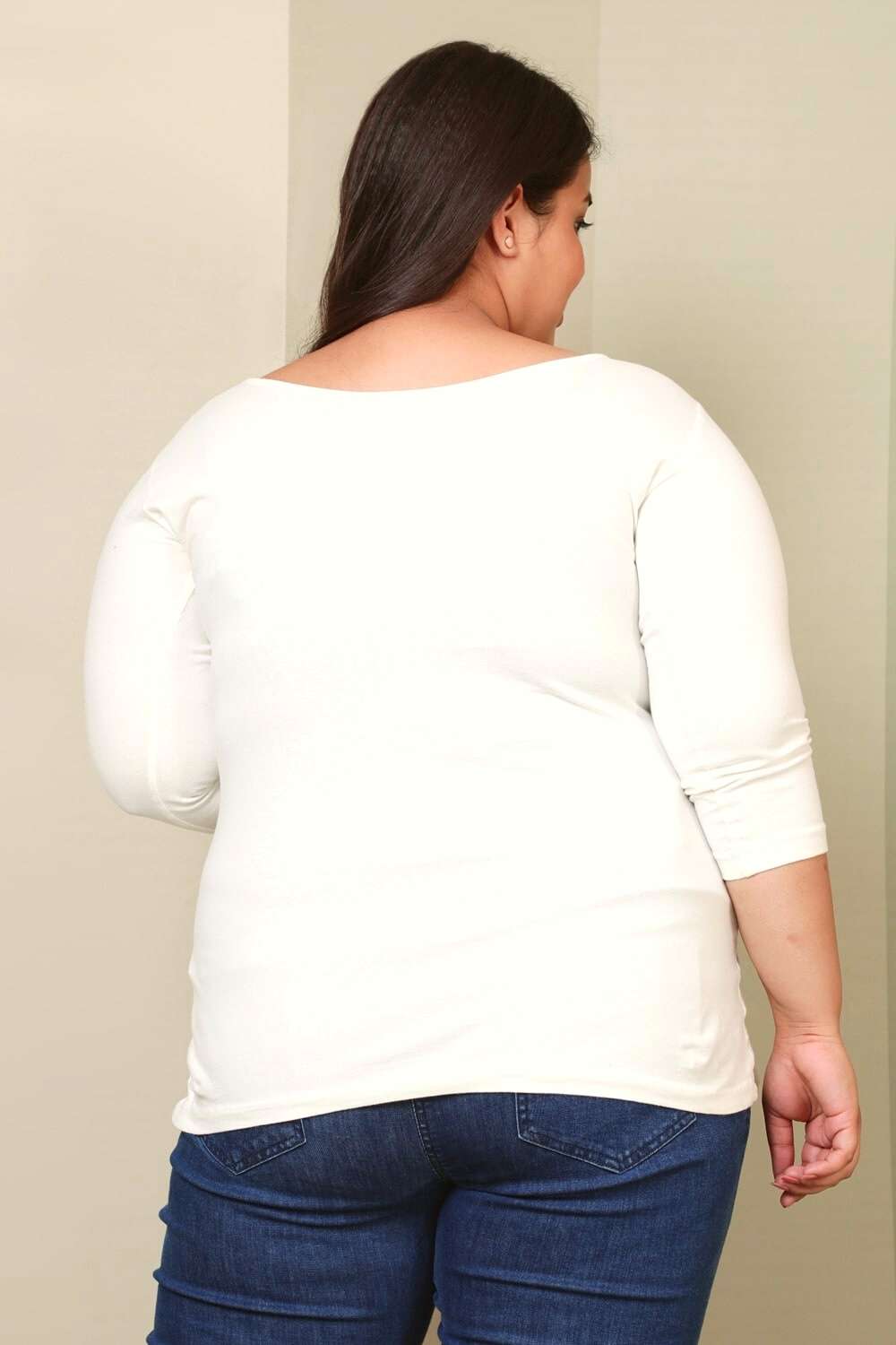 Comfortable White Essential Bodyfit Tshirt