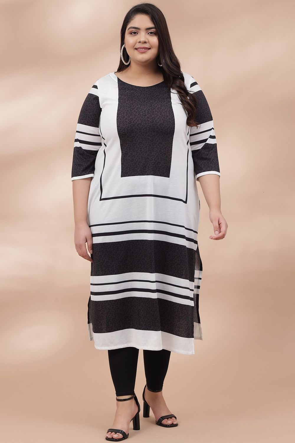 Plus Size Monochrome Perfect Frame Printed Kurti