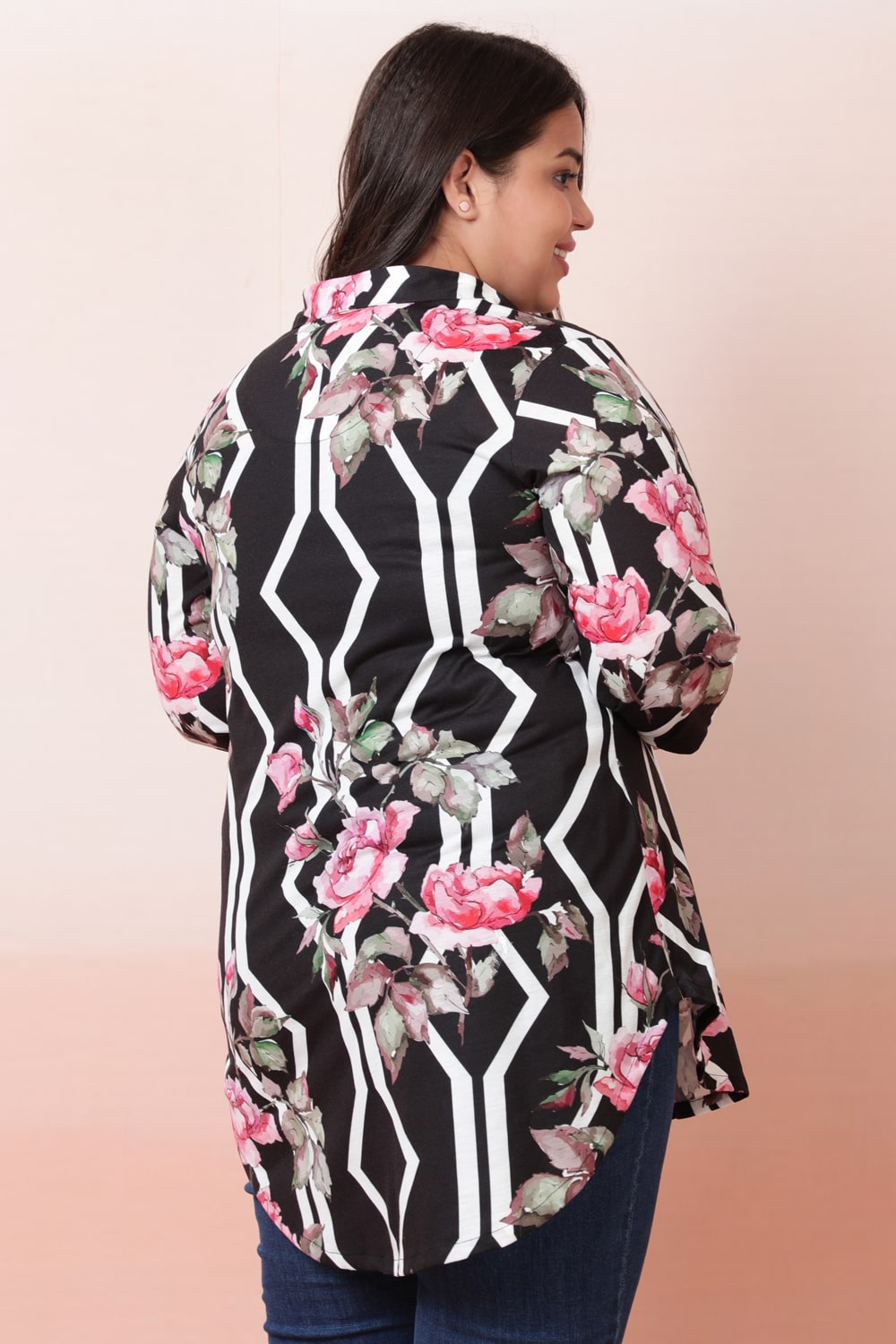Comfortable Aquarelle Black Centre Pleat Top