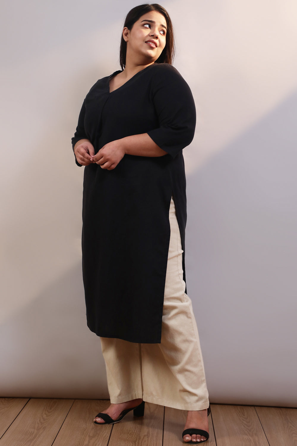 Plus Size Black Cotton Linen V Neck Centre Pleat Kurti