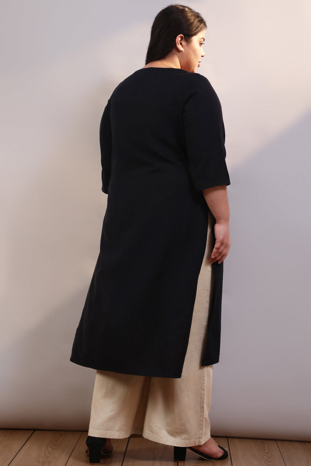Comfortable Black Cotton Linen V Neck Centre Pleat Kurti
