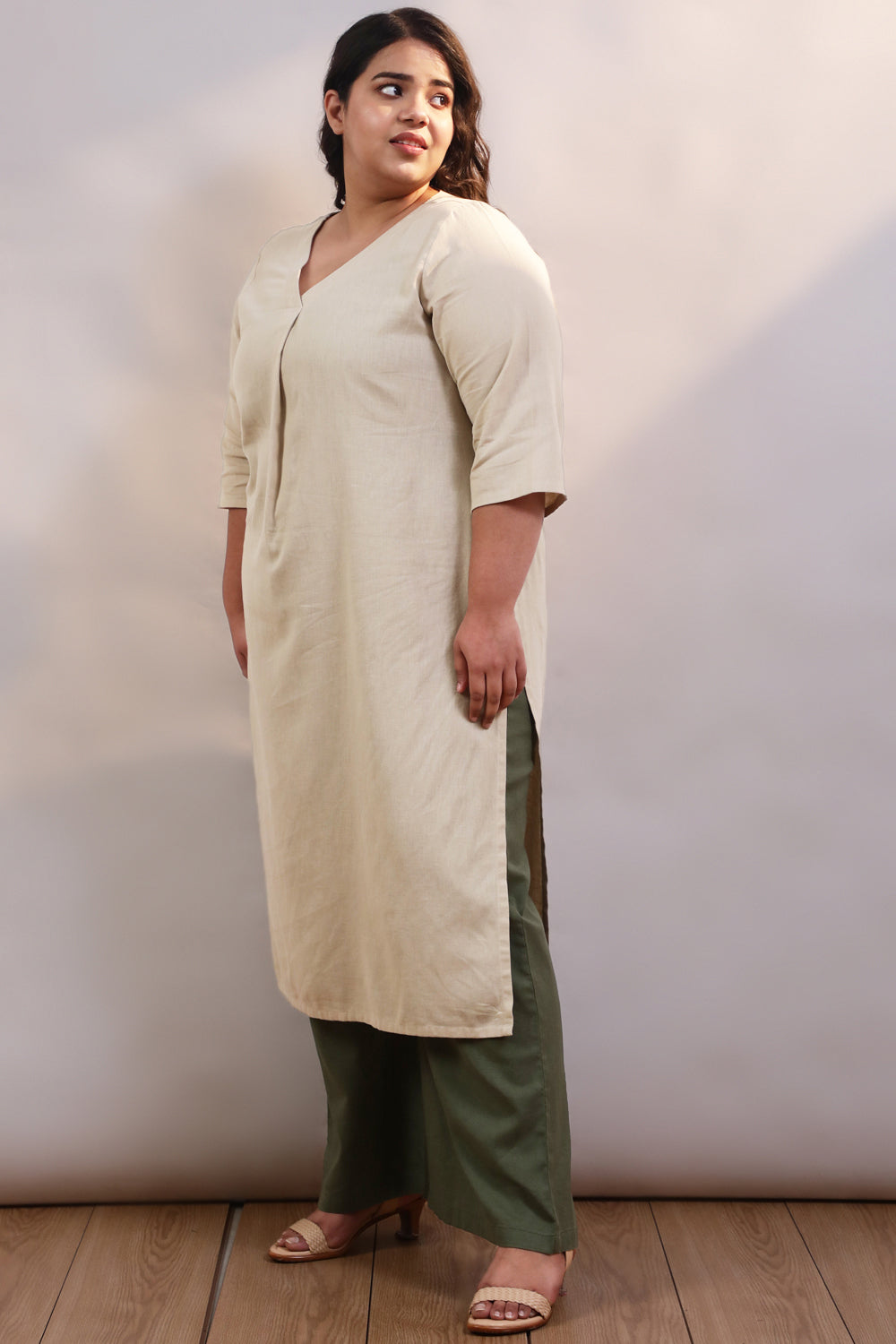 Plus Size Cream Cotton Linen V Neck Centre Pleat Kurti