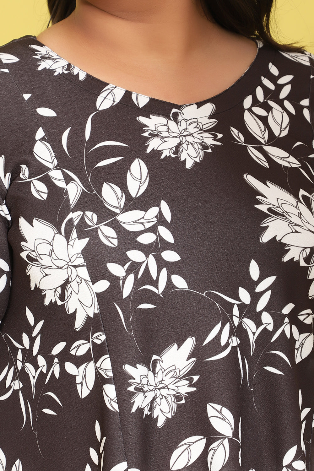 Plus Size Monochrome Floral Printed Dress