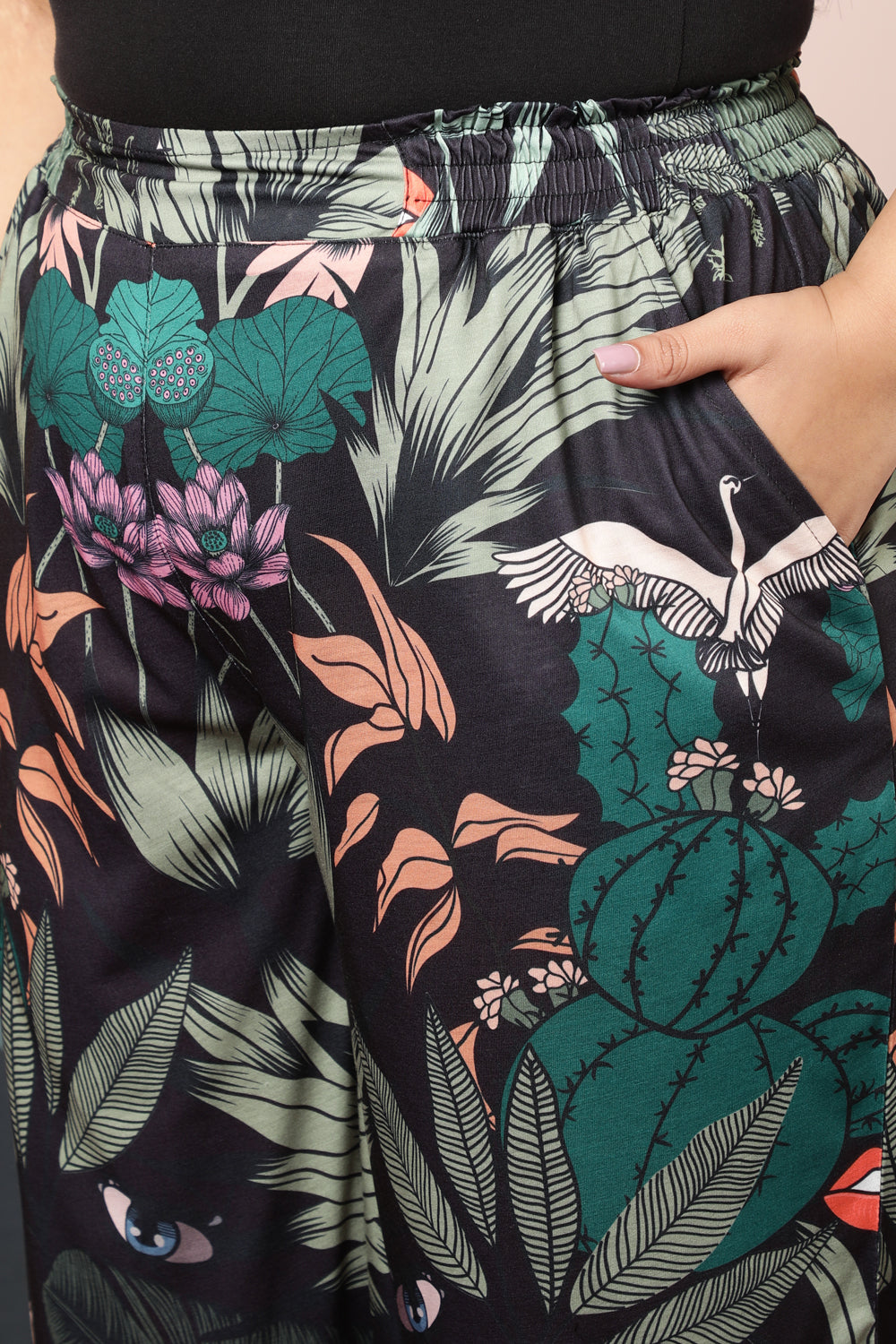 Comfortable Plus Size Quirky Wildlife Black High Waist Pants
